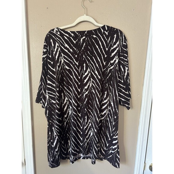 Susan Graver Printed Liquid Knit Top Size 3X Animal Print Brown Stretch - Picture 2 of 9